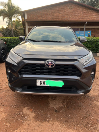 toyota-rav4-big-0