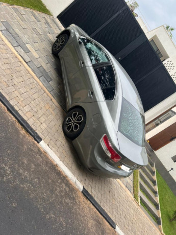 toyota-avensis-big-1