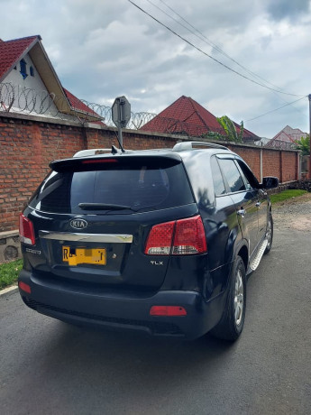 kia-sorento-in-good-condition-big-6