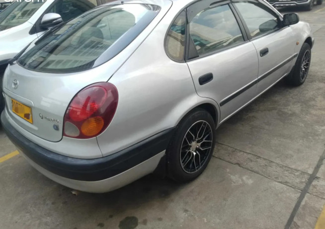toyota-corolla-big-0