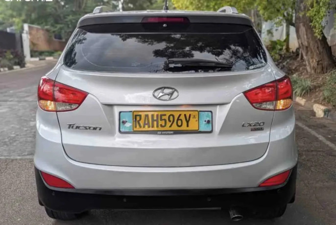 hyundai-tucson-2011-automatic-for-sale-big-1