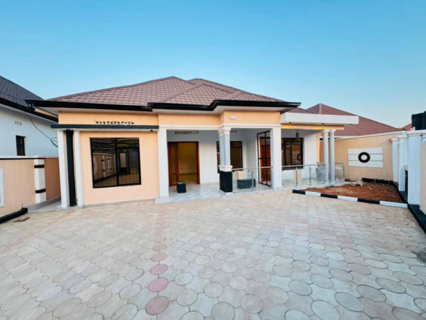 kanombe-nyarugunga-house-for-sale-170m-big-1
