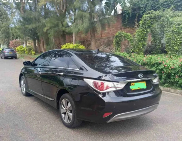 hyundai-sonata-hybrid-2012-for-sale-big-3