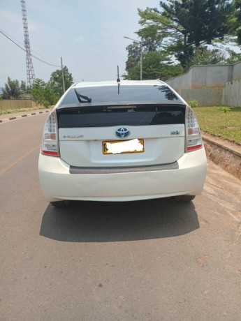 toyota-prius-big-2
