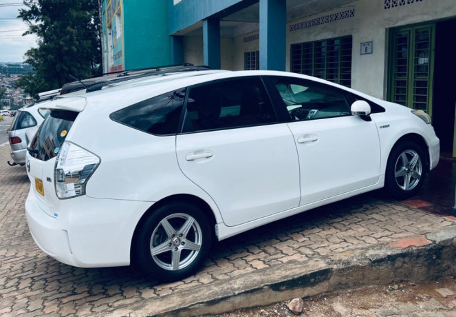 toyota-prius-big-2