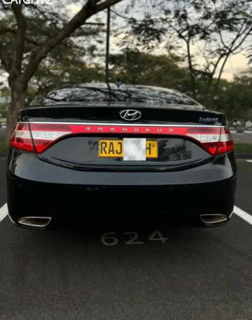 hyundai-grandeur-big-0