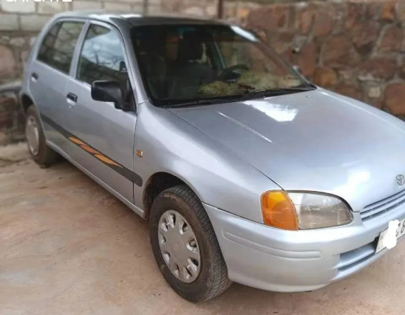 toyota-starlet-big-0