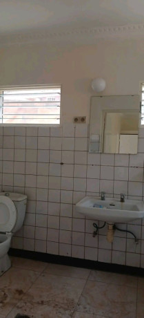 kigali-unfurnished-house-available-for-rent-in-kiyovu-big-6