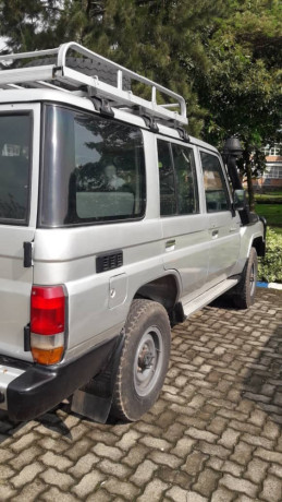bere-369-toyota-landcruiser-in-good-condition-is-available-for-sale-big-2