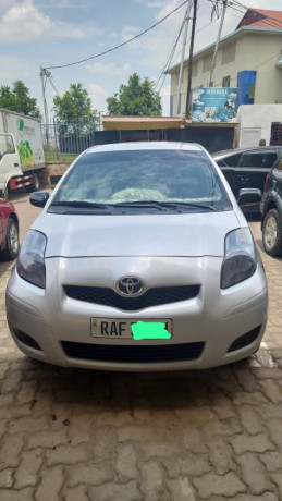 toyota-yaris-big-1