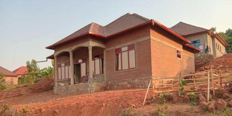 residential-house-for-sale-near-the-road-and-good-neighbors-house-for-sale-busanza-big-3