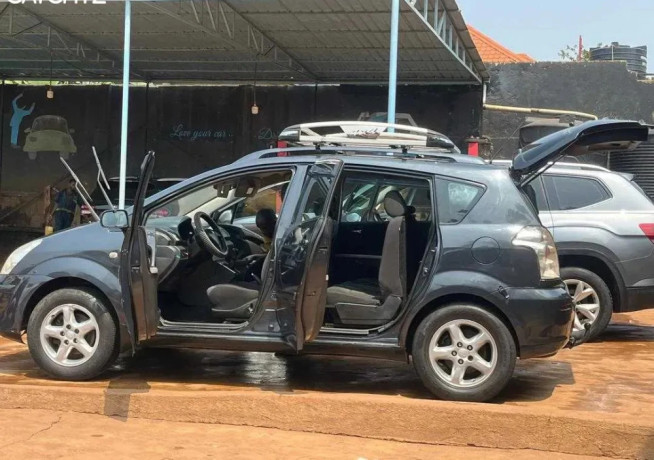toyota-verso-big-1