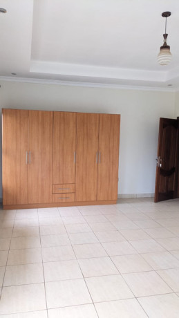 bb-014-gacuriro-very-nice-unfurnished-house-for-rent-big-2