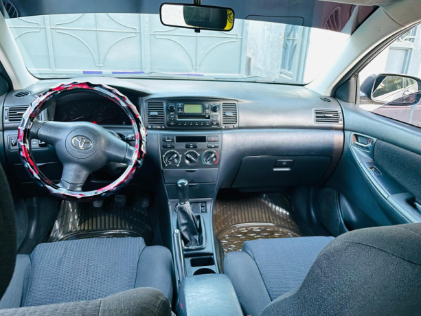 toyota-corolla-hatchback-2005-big-9