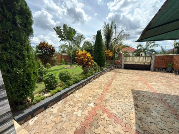 kibagabaga-fully-furnished-5bedrooms-house-for-rent-at-1500-in-good-location-big-3