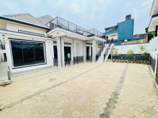 kicukiro-niboye-kigali-gorgeous-house-for-sale-big-1