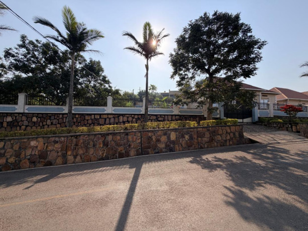 kibagabaga-located-plot-for-sale-200m-big-2