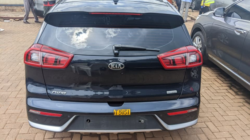 bs-18-kia-niro-2018-for-sale-big-6