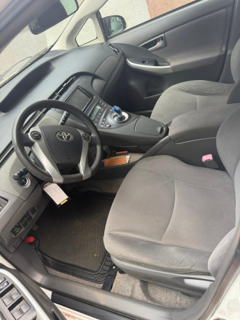 toyota-prius-big-3