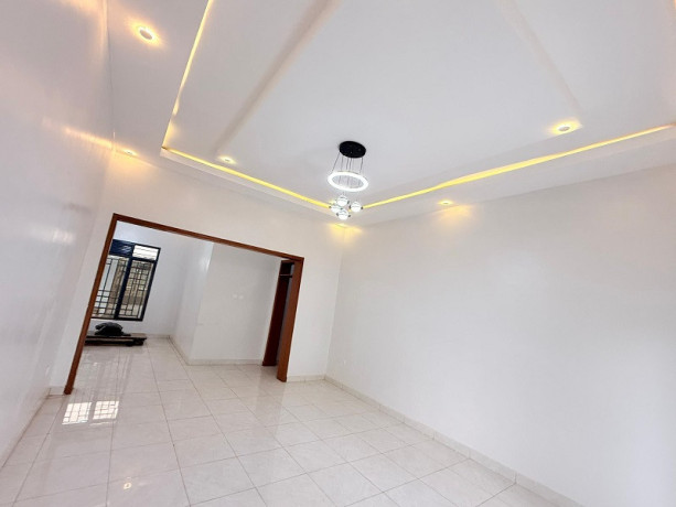 kigali-house-of-4bedroom-for-sale-in-gahanga-big-5