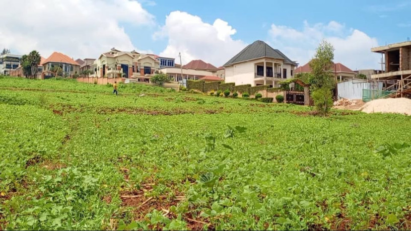 ibibanza-byiza-bigurishwa-kagarama-hafi-yibiro-byakarere-ka-kicukiro-big-0