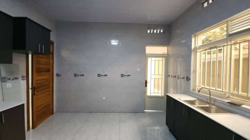 kigali-house-for-sale-in-kanombe-big-3