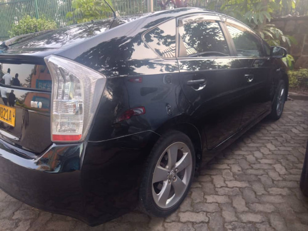 toyota-prius-big-2