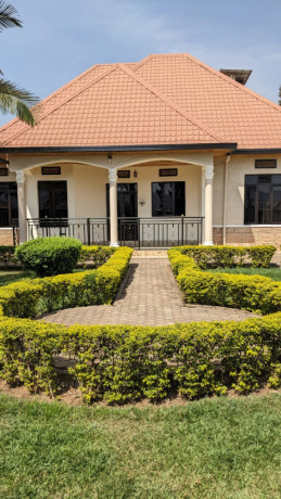 bb-076-kibagabaga-very-nice-unfurnished-house-for-rent-big-1