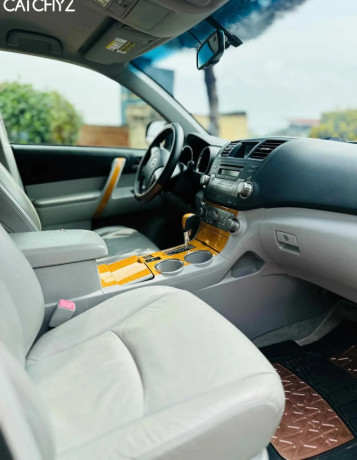 toyota-highlander-hybrid-for-sale-big-2
