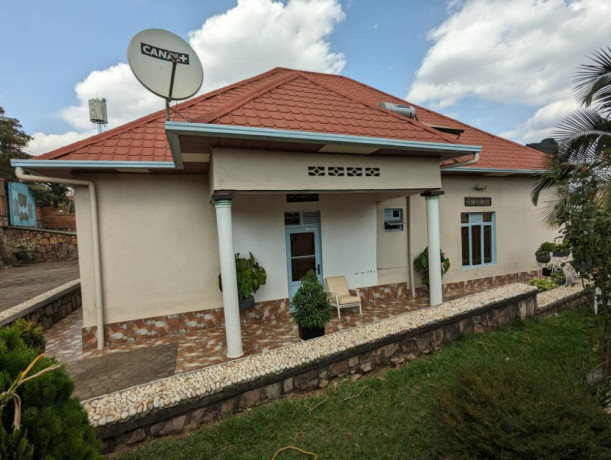 sm108-kimihurura-kimihurura-nice-big-plot-for-sale-with-big-house-big-4