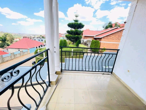 kimironko-unfurnished-4bedrooms-house-for-rent-at-1m-in-good-location-big-10