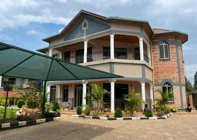 nyarutarama-house-for-sale-big-2