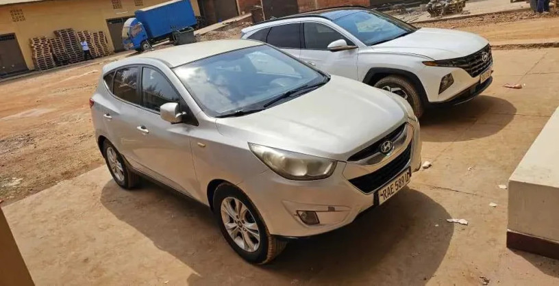 hyundai-tucson-2010-big-3