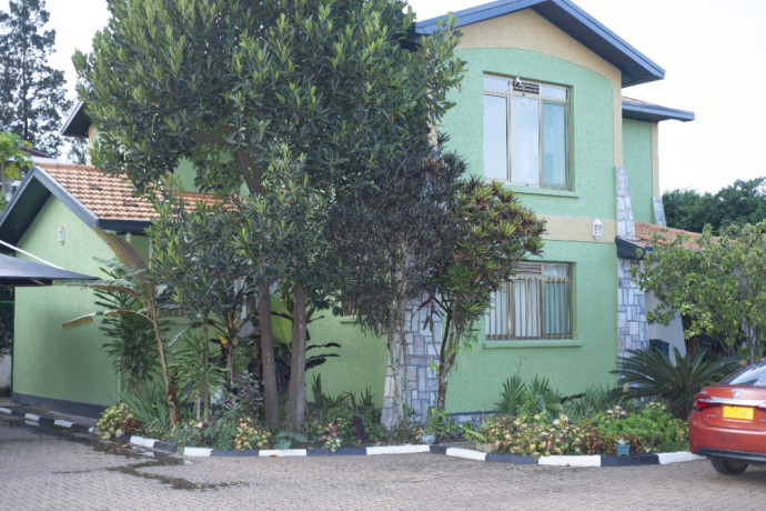 db-184b-gacuriro-gacuriro-well-furnished-house-for-rent-with-shared-swimming-pool-in-kigali-rwanda-big-5