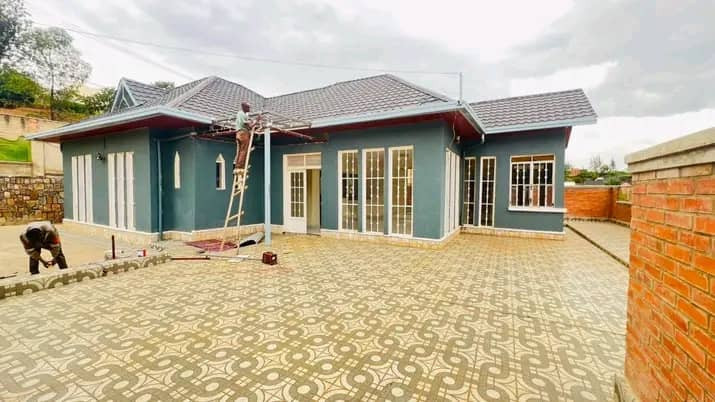 callwatsp-call-or-whatsapp-4bed-3kibagabaga-near-christian-school-house-for-rent-big-0