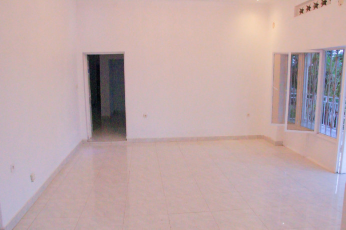 kiyovu-very-nice-unfurnished-house-for-rent-with-swimming-pool-in-kigali-rwanda-big-2