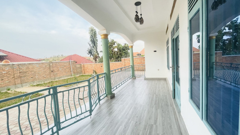 kibagabaga-5bedrooms-unfurnished-house-for-rent-at-1000usd-on-tarmac-road-big-3