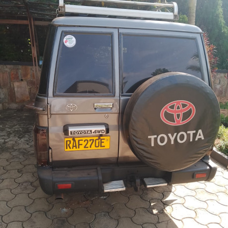 toyota-hilux-big-1