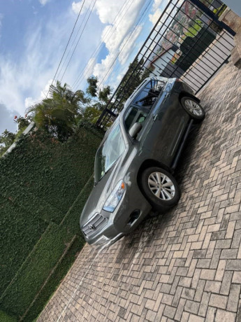 bere-342-2010-toyota-highlander-hybrid-for-sale-excellent-condition-big-0