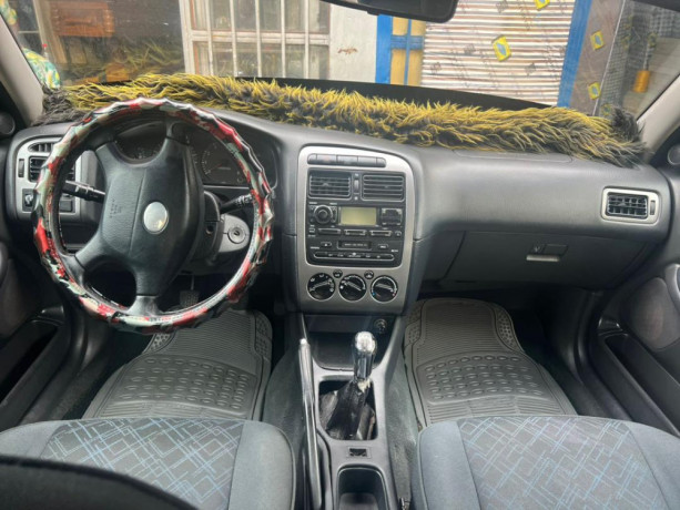 toyota-avensis-big-1