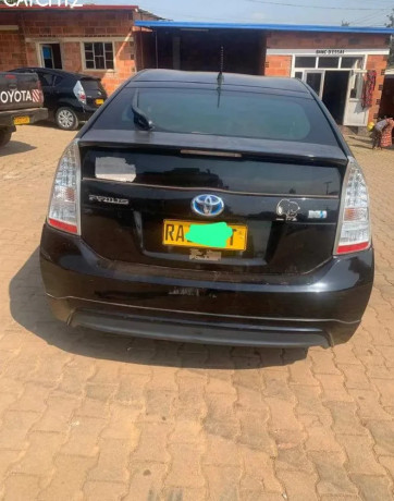 toyota-prius-big-2