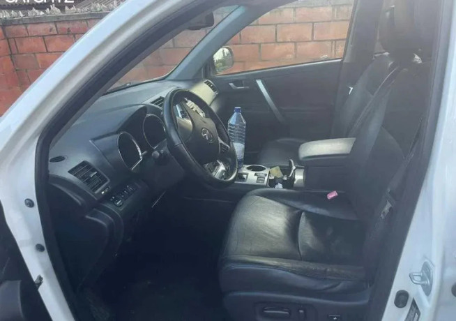 toyota-highlander-hybrid-for-sale-big-1