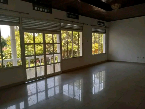 kigali-unfurnished-house-available-for-rent-in-kiyovu-big-7
