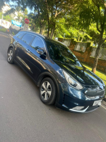 kia-niro-big-0