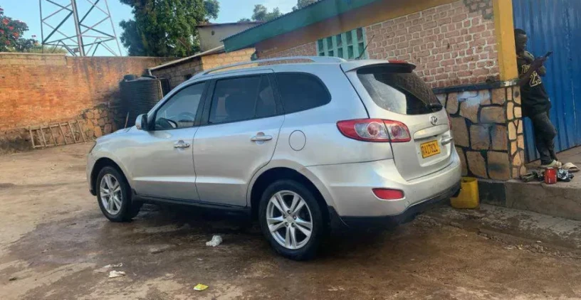 hyundai-santa-fe-automatic-diesel-2009-for-sale-big-1
