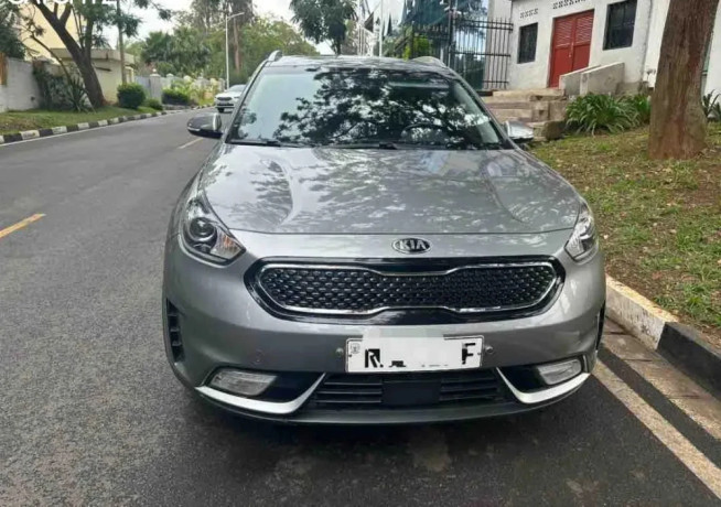 kia-niro-hybrid-2018-for-sale-big-3