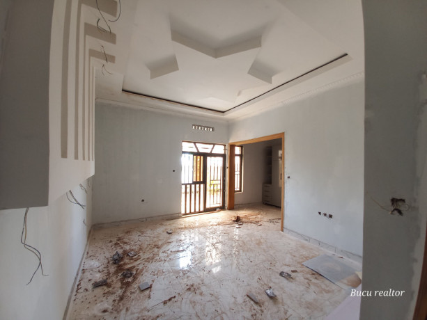 house-for-sale-in-busanza-big-5