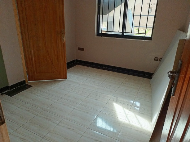 kigali-unfurnished-2bedroom-apartment-for-rent-in-rebero-big-5
