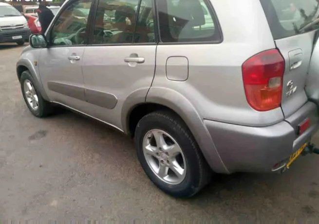toyota-rav4-manual-2001-for-sale-big-0