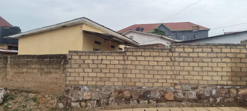 plot-for-sale-with-old-house-kimironko-nyagatovu-big-2